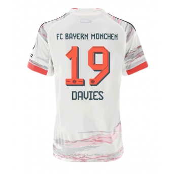 Billige Fotballdrakt Bayern Munich Alphonso Davies #19 Replika Bortedrakt Dame 2025-26 Kortermet
